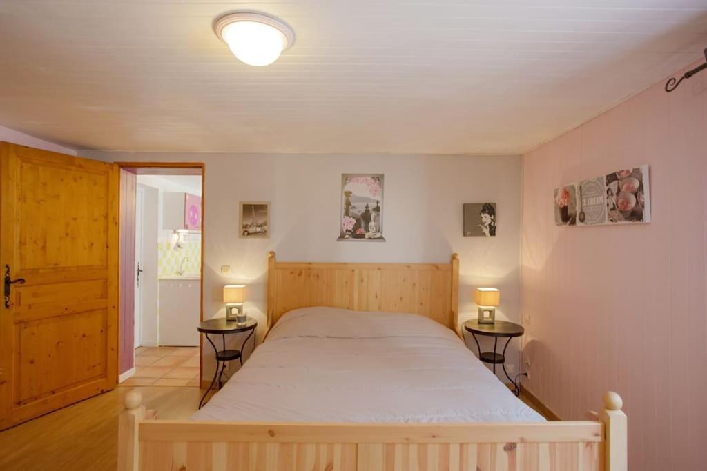Appartement En Rez De Jardin Et Terrasse Ds Villa Hyeres Exterior photo